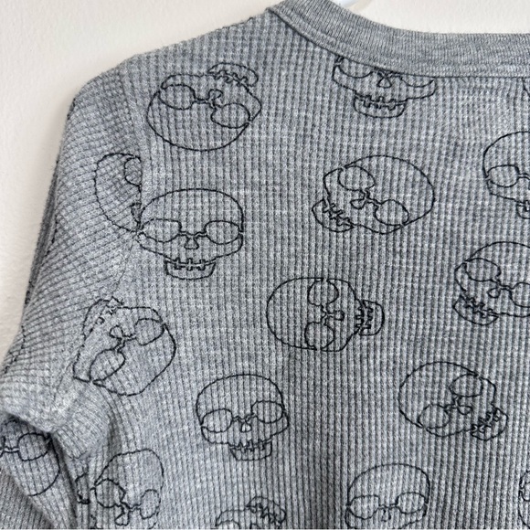 SOLD - Old Navy Grey Waffle Long Sleeve Top - Picture 5 of 7